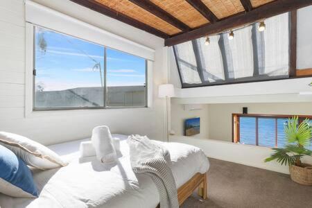 Waterfront Scotland Island Holiday Home - Family & Pet Friendly - 3 Bedrooms - Wifi - Netflix - Private Jetty - Accommodation Tasmania 3