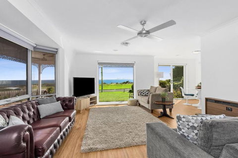WATERFRONT - BAY VIEWS - Edgewater Springs - Accommodation Tasmania 0