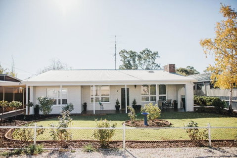 White On Wright Clare - Accommodation Tasmania 1
