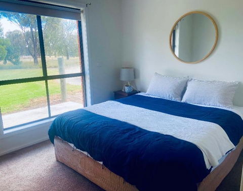 Wings Field - Relaxing Family Farm Stay - Accommodation Tasmania 3