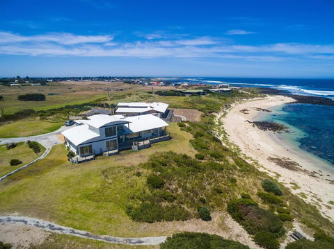 Wytonia Beachfront Accommodation - Accommodation Tasmania 0