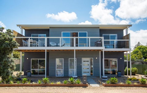 Xanadu - Aldinga Beach - C21 SouthCoast Holidays - Accommodation Tasmania 0