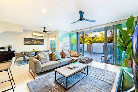 ZEN ARCTIC Luxury 2-Story T/House + Pool & Markets - Accommodation Tasmania 0