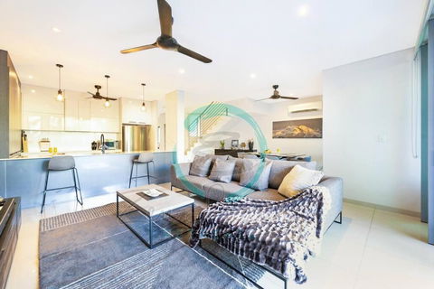 ZEN ARCTIC Luxury 2-Story T/House + Pool & Markets - Accommodation Tasmania 1