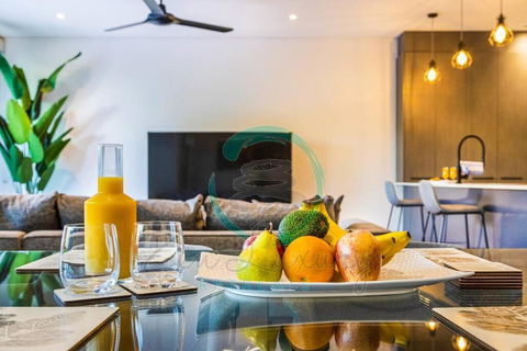 ZEN ARCTIC Luxury 2-Story T/House + Pool & Markets - Accommodation Tasmania 3
