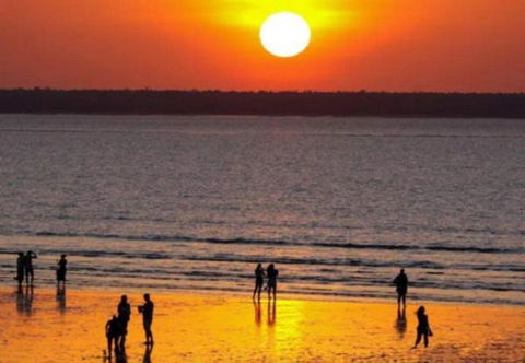 ZEN CENTRAL Ambient 3BR Apt In The Heart Of Darwin - Accommodation Tasmania 2