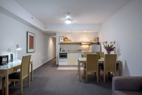 ZEN CITY & SEA Executive 1-BR Suite In Darwin CBD - Accommodation Tasmania 0