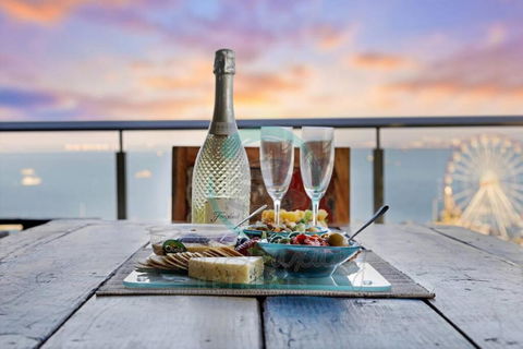 ZEN POINT PENTHOUSE 3-BR Executive W/front Retreat - Accommodation Tasmania 0