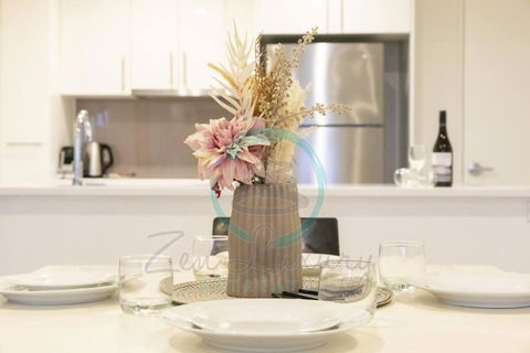 ZEN SUN CITY Cozy 2-BR/2-BA Ocean View Retreat - Accommodation Tasmania 0