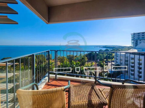 ZEN88 ESPLANADE: 1-BR Top Floor Ocean View Suite - Accommodation Tasmania 0