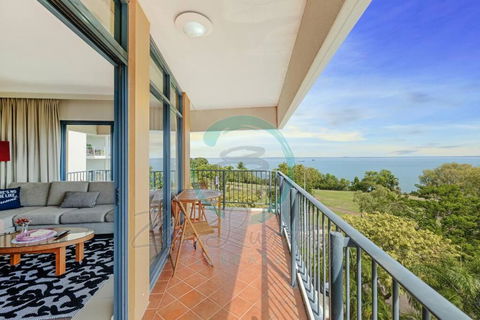 ZEN88 Esplanade: 3-BR Luxury Suite Near Waterfront - Accommodation Tasmania 0