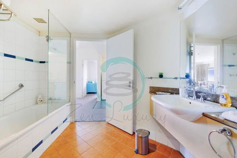 ZEN88 Esplanade: 3-BR Luxury Suite Near Waterfront - Accommodation Tasmania 2