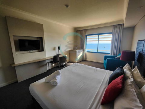 ZEN88 ESPLANADE: Hotel Suite W/ Ocean/Sunset Views - Accommodation Tasmania 0