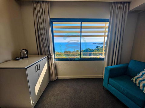 ZEN88 ESPLANADE: Hotel Suite W/ Ocean/Sunset Views - Accommodation Tasmania 2