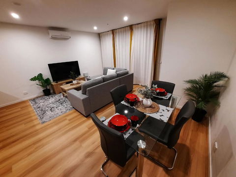 ZMITH Apartment - BROOKE, - Near AIS, GIO Stadium, UC, & Nth - Canberra Hospital - Accommodation Tasmania 0