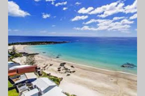Zoo Villas: Villa Giraffe - Central Wynyard - Accommodation Tasmania 0