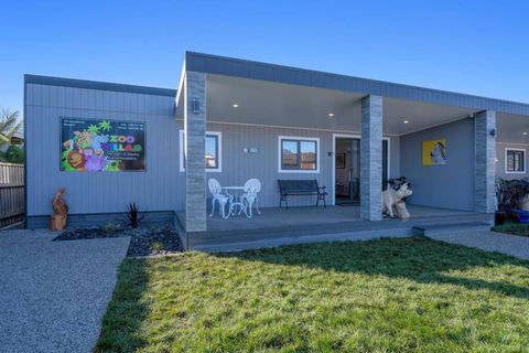 Zoo Villas : Villa Zebra - Central Wynyard - Accommodation Tasmania 1
