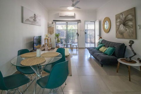 ZEN GARDEN - COZY 2-BR + Modern Design W/ Aircon - Accommodation Tasmania 0