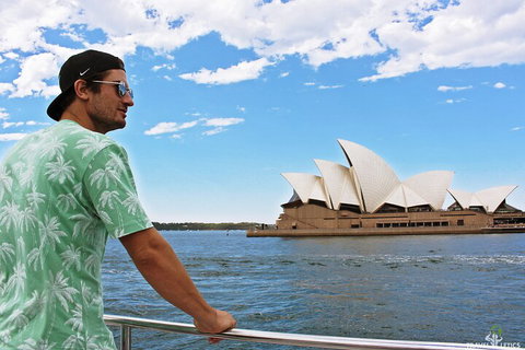 Sydney Harbour Hop-on Hop-off Cruise - Accommodation Tasmania 3