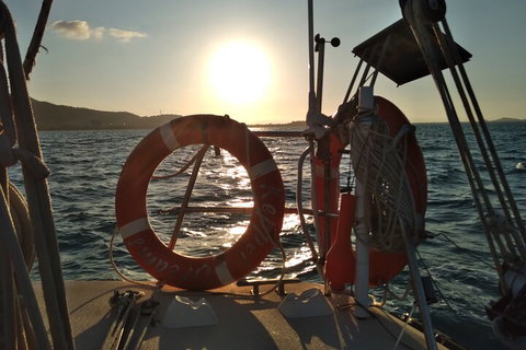 Townsville Small Group Early Morning Sailing Cruise Boat Tour Charter Hire - Accommodation Tasmania 0