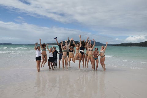 2-Night Whitsundays Sailing Cruise Incl. Whitehaven Beach & Great Barrier Reef - Accommodation Tasmania 4
