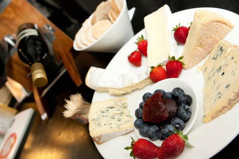 Chauffeur Driven Yarra Valley Group Wine Tour - Up To 7 - Accommodation Tasmania 1