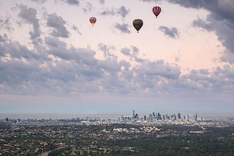 Melbourne Sunrise Balloon Flight & Champagne Breakfast - Accommodation Tasmania 5